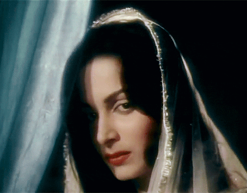 assyrianjalebi:Waheeda Rehman in Chaudhvin Ka Chand (1960)