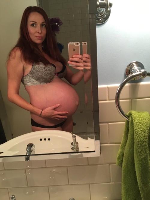 sexypregnanthotties: For more sexy pregnant girls:  Follow http://sexypregnanthotties.tumblr.com/  Submit your preg pics: http://sexypregnanthotties.tumblr.com/submit 