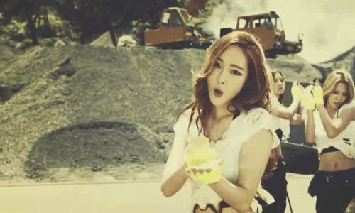 iwant-bloodcatsandangelcake:  Girls’ Generation in MVsJessica - Catch Me If You