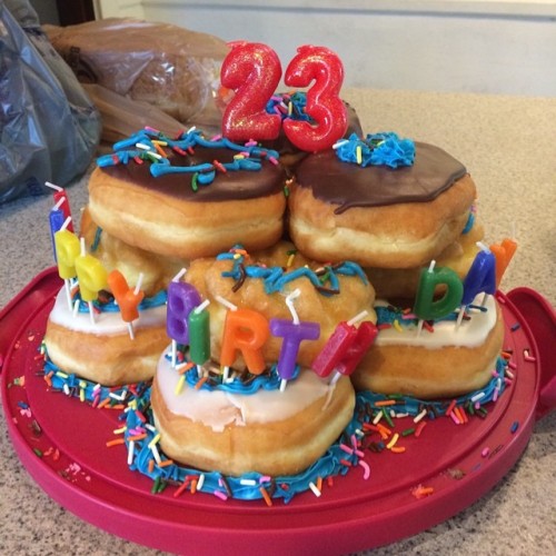 I have best girlfriend ever &lt;3 #donutcake #donut #cake