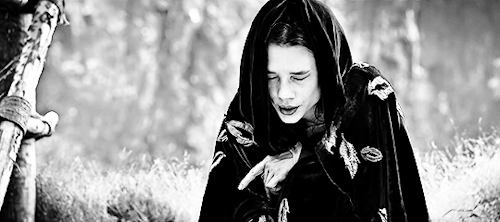tasharumanoff:Àstrid Bergès-Frisbey as Guinevere [x]