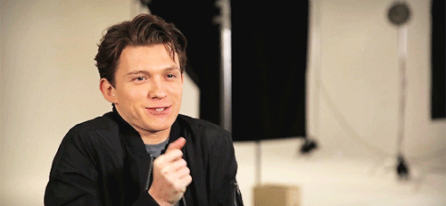gounderoos:Tom Holland really doesn’t like cats