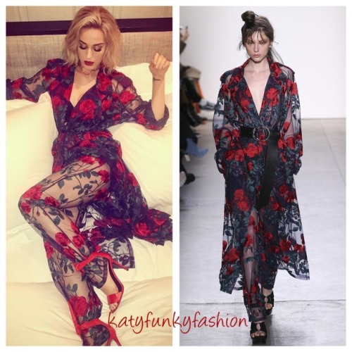 Katy is wearing Adam Selman Fall 2017 Ready-to-Wear.