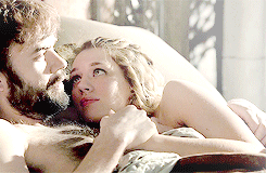 lady-kenna:  Reign Roulette: Nostradamus x Olivia, Dark/Light as requested by anonymous