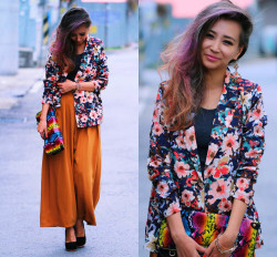 lookbookdotnu:  Must Have: Floral blazer