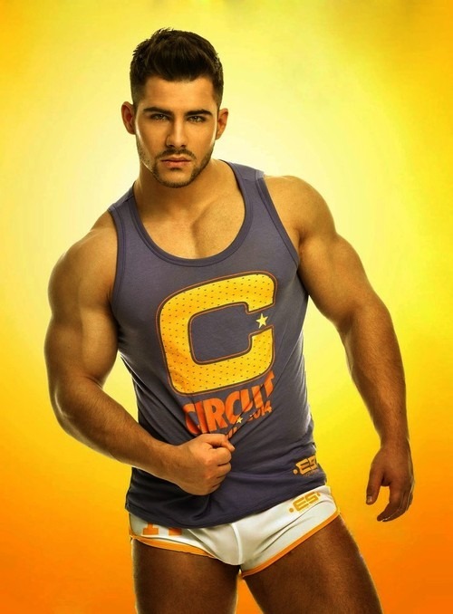 http://sexmachineguy.tumblr.com/post/111787374086