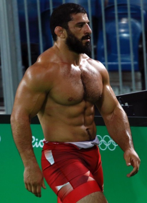 Wantsaburlybrute:  My Kinda Burly Brute…😈😈😈