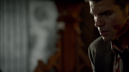 RC (re)watches The Originals: From A Cradle To A Grave(1x22)You’ve been bitten.