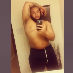 nexruiz:  Thick boy problems   IG: stud.muffn 