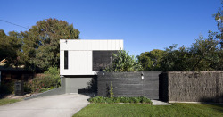 interiordsgn:  Marcus Beach House by Bark Design Architects. “The basic plan of the Marcus Beach house was sketched out in the sand during an early site visit: a simple diagram of two pavilions placed either side of a venerable Morton Bay ash that stands