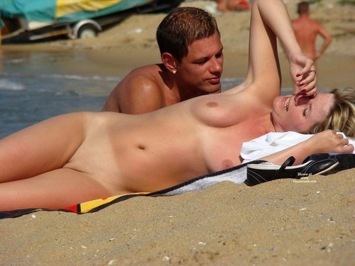 Beach candid nude sunbathing