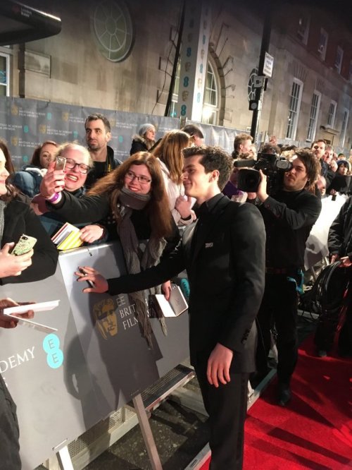 fwhiteheadofficial: CBGActors: We’ve arrived! @FionnWOfficial on tonight’s #EEBAFTAs red carpet. Goo