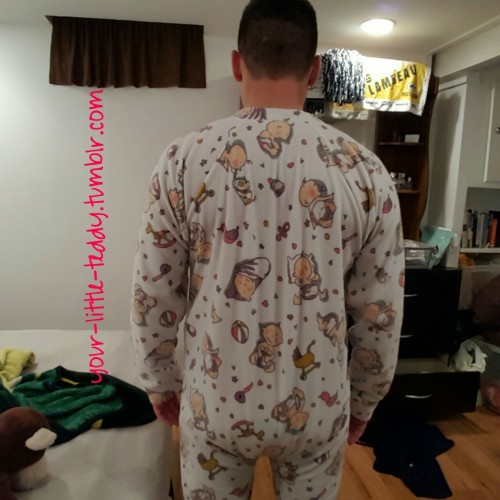 Safe to say this is my new favorite abdl item.. Locking Footed pajamas.. Can you tell I have a diape