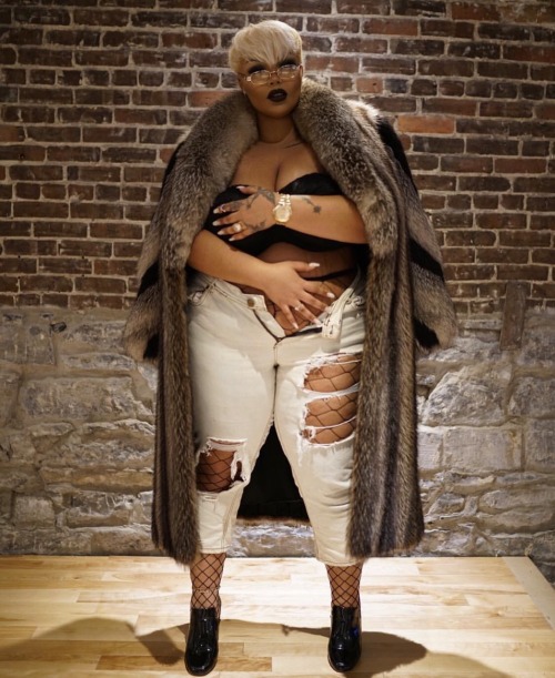 shaadayy:  royaltyzfinest:  Why is she so damn fierce.  Bihhhhhhh