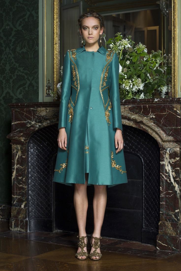 thegirlinthemiddlerunway:  Alberta Ferretti Couture F/15 