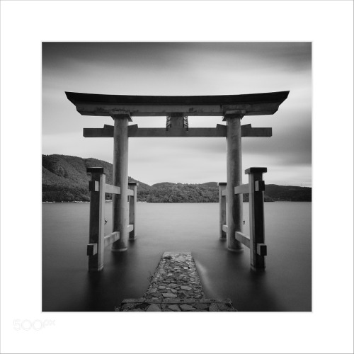 Hakone Shrine by thomasleong