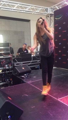 villegas-news:  Jasmine performing in Orlando