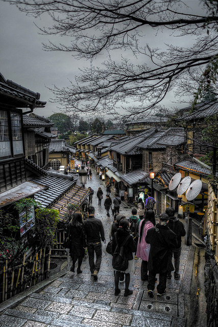 ourbedtimedreams: Japan Kyoto . 日本.京都 雨中二年坂 HDR DSC_5284 by Ming - chun ( very busy ) on Flickr.