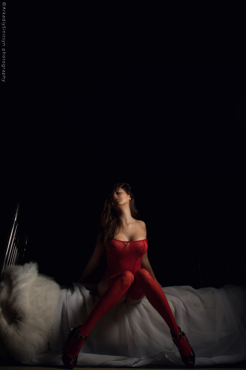 beautiful-elegant-lines:  © Arkady Sinitsyn