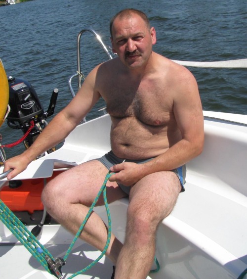 family-jewels-fan:  maturemenlover:  http://maturemenlover.tumblr.com/archive   you have hot legs