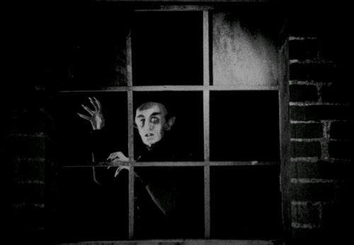 hellyeahhorrormovies:Stills from Nosferatu, 1922.