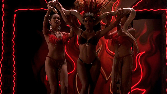 vixensandmonsters:  From Dusk Till Dawn (1996) dir. Robert Rodriguez 