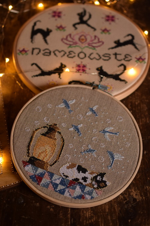 punochkastitches:Hygge and yoga cats  say naMEOWste and fish your dreams Fishing dreams www.