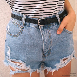 romwe:  Distressed Hem Slim Denim Blue Shorts