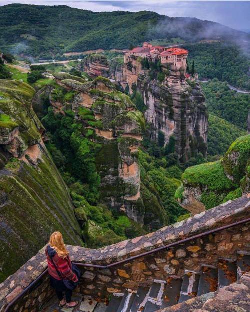 pxx812:Stunning view of Meteora, Greece