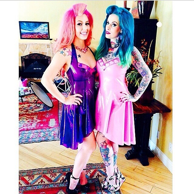annaleebelle:  Miss @kandyisbadass and me in some  @annabelleviolaceous #latex! Her