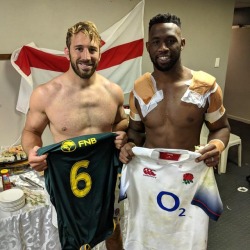 giantsorcowboys:  Another Holy GrailIn That Time-Honored Tradition Robbo Exchages Jerseys With His Counterpart, Siya Kolisi.Woof, Baby!