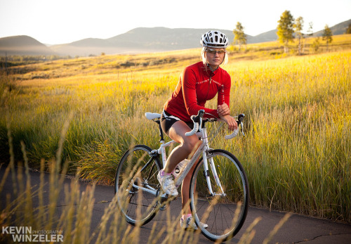 delightfulcycles: (via 500px / Photo “Cyclist” by KevinWinzeler.com ~ sports, lifestyle) Nice