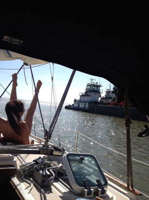 skfnekcpl:skfnekcpl:Naked sailing fun with friends!It was a fun day last summer!Summer is coming soo