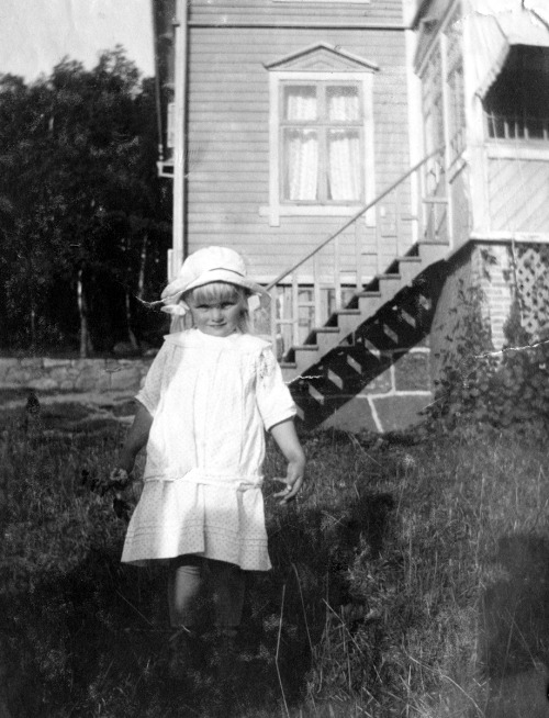 Unknown child, Sweden.