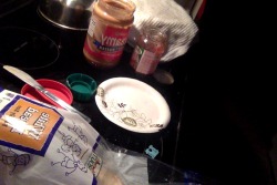 sashfullbottom:  1am pb&j time!! 