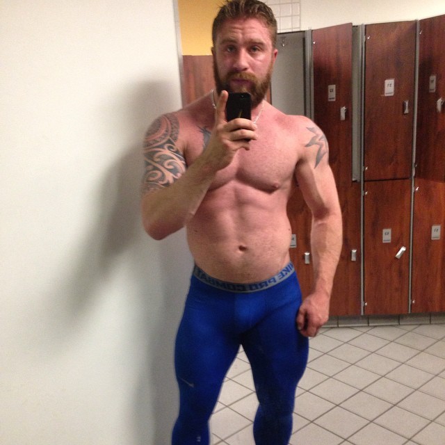 tightgearguys:  TIGHTS DADDY!