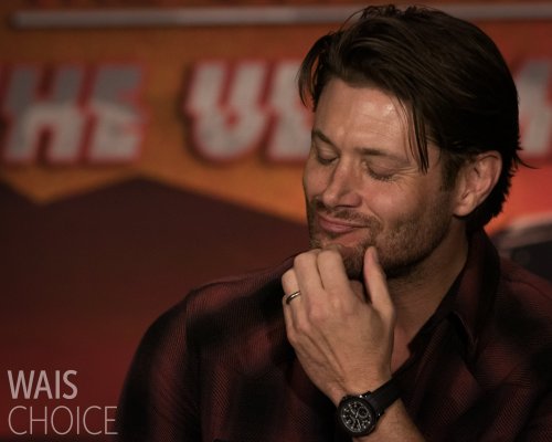 justjensenanddean:Jensen Ackles | New Orleans Convention, November 21, 2021 [x]  [x]  [x]  [x]  [x]