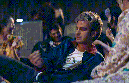 I Wanna Know How Does Frat!Peter Comfort Bashful When She's Feeling Insecure Like When Girls Are All