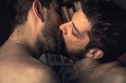hombreenbolas:  Oh l'amour  . Estas son algunas de las Fotos que hago . https://constantinephotos.tumblr.com .https://www.instagram.com/constantine_photos_2018 . #gay #gayboy #photography #nude #intagram #instaboy #portraitphotography #portrait #retrato