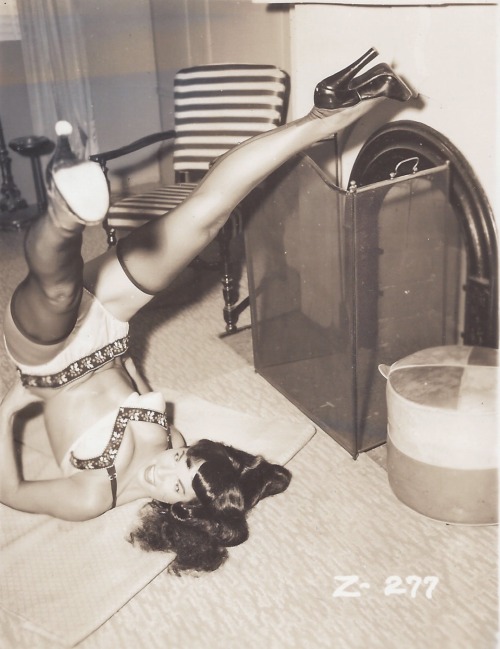 honey–rider:Bettie Page