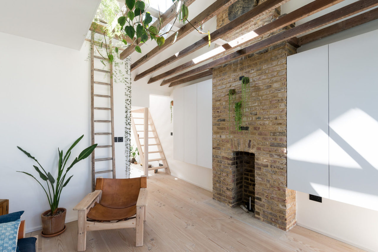 gravityhome:  Light loft apartment in LondonFollow Gravity Home: Instagram - Pinterest