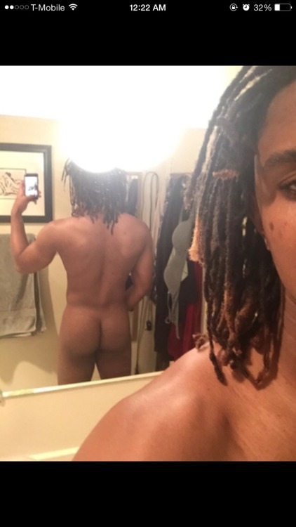 fleshofthedark:  sleezedoutt:  lookwhoigot:  Requested bait 🍰🍆😜  Sexyyyyyy  Cute!