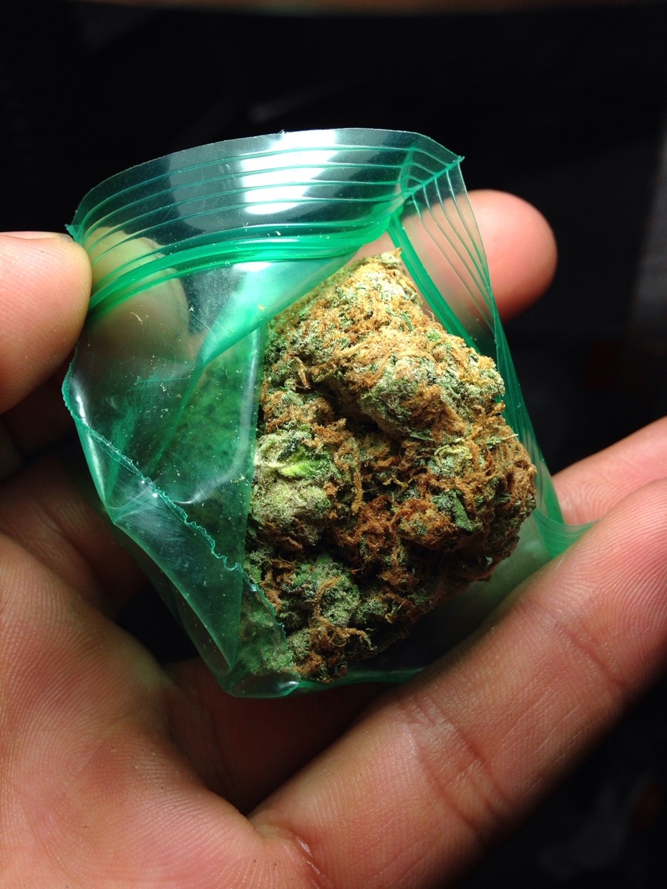 dabswithsimba:  My weed man put 3 grams into this small ass bag haha