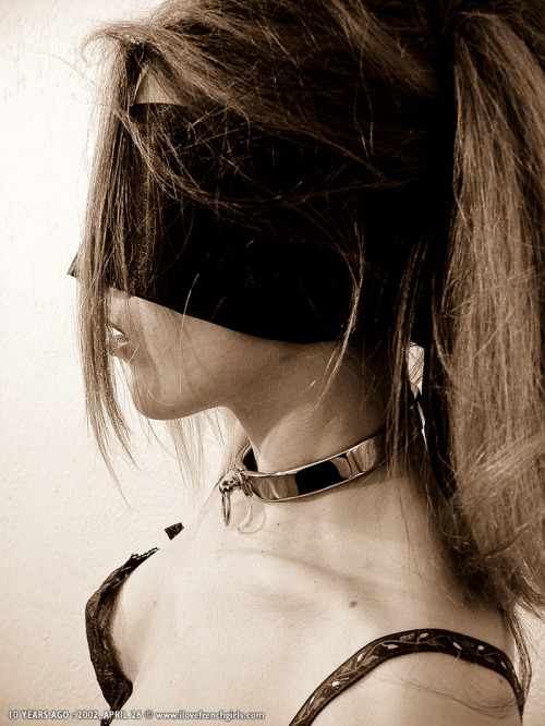 disciplinemaster:  gorgeous-blindfolds-collars:  gorgeous-blindfolds-collars.tumblr.com: Women &