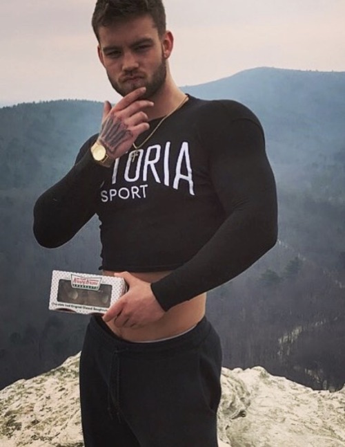 straightfellascatfished:Reblog if you would let Dustin fuck you follow me to keep up with more