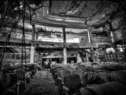 m0rbid-things:  Abandoned movie theater.