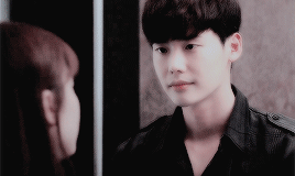 bluespringhearts:“Yeon Joo, forget about me. I am just a cartoon character.”