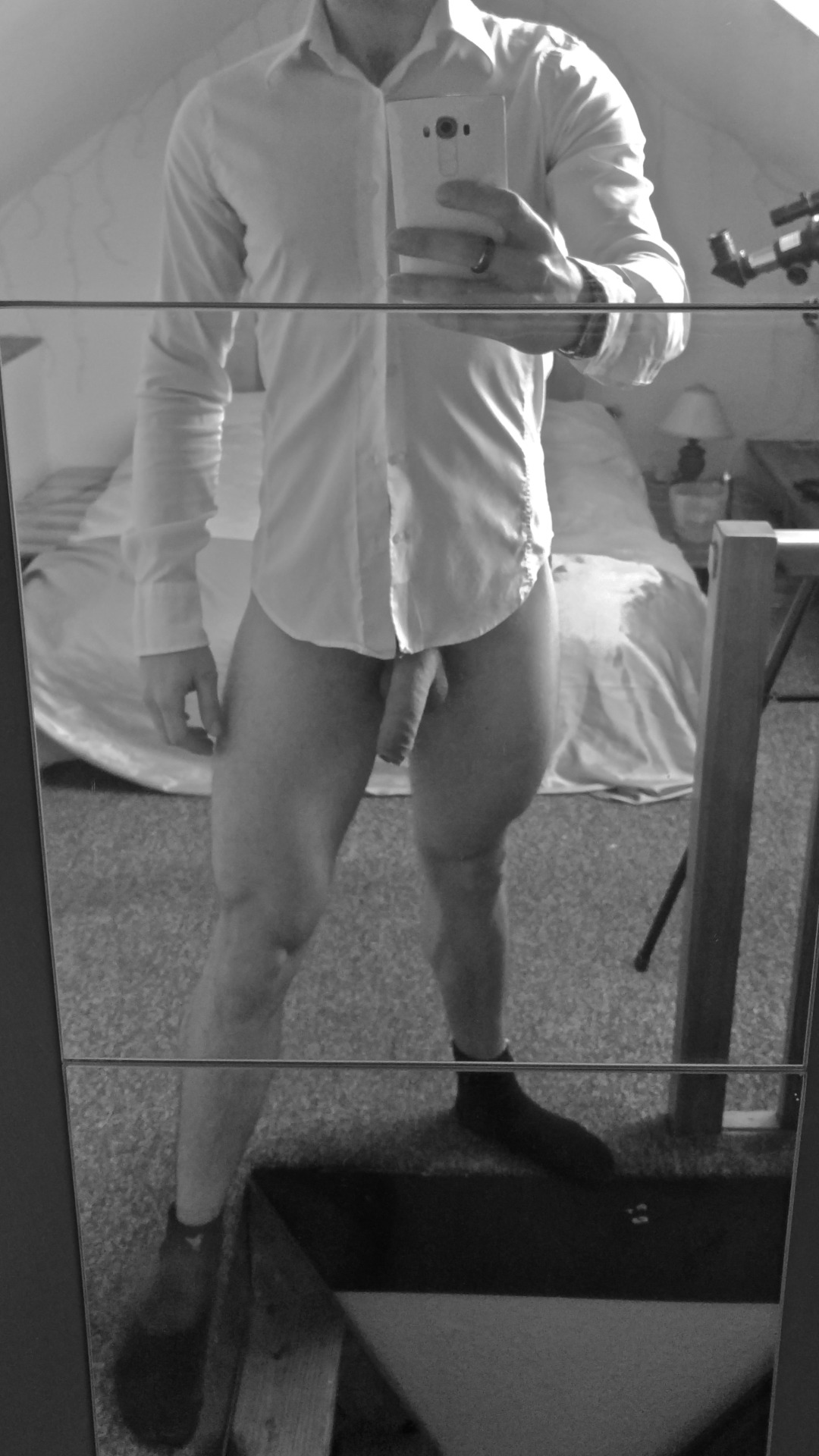 4skindelight:  manbunofscience:  Tie or no tie?  What tie?
