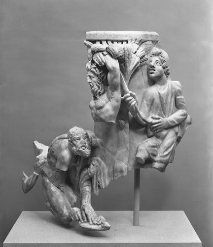 met-greekroman-art:Right corner of a marble sarcophagus with the myth of Apollo and the satyr Marsya