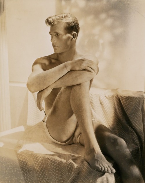 mysomethingtoremember:Portrait of Fred by Horst P. Horst - 1940s So handsome